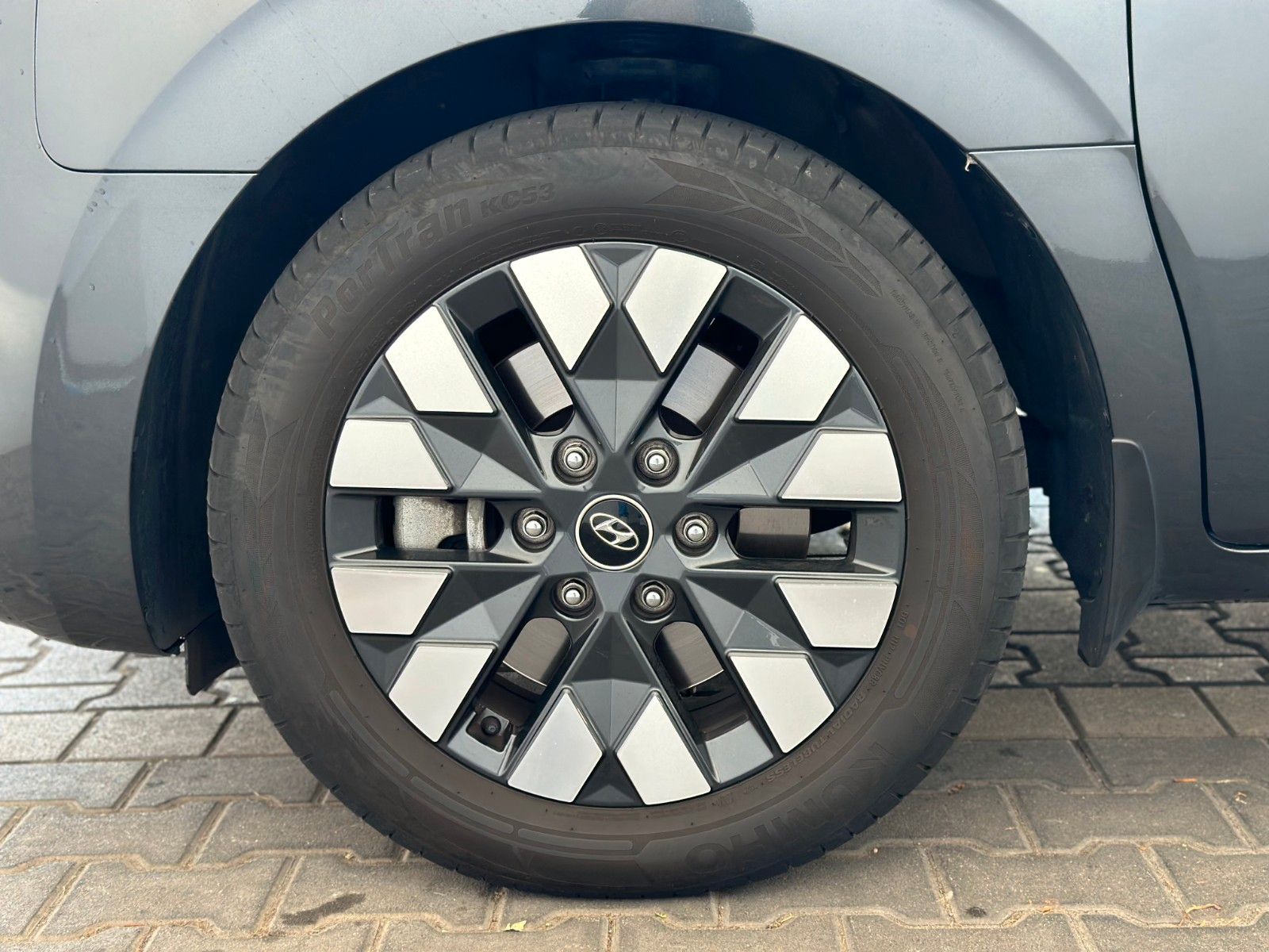 Fahrzeugabbildung Hyundai STARIA Signature 2.2l 177PS 7.Sitzer PDC!