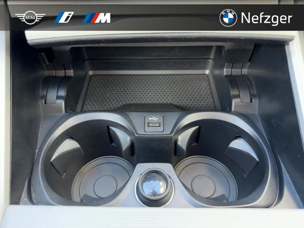 BMW 318 i Limousine  LiveCockpit Prof HIFI Sys. AHK foto 18