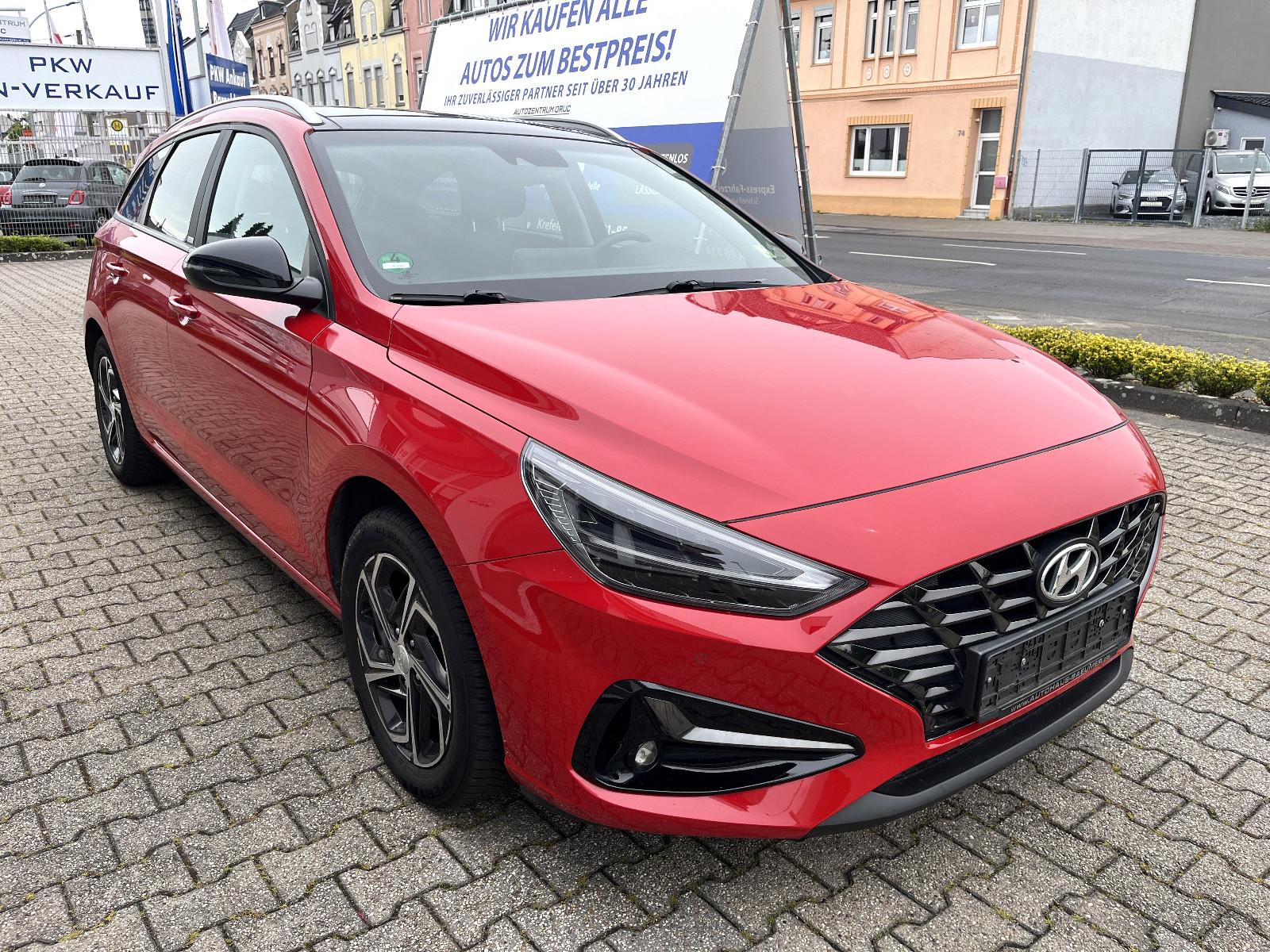 Hyundai i30 cw 1.6 CRDi Intro Edition*Pano*LED*Kamera*