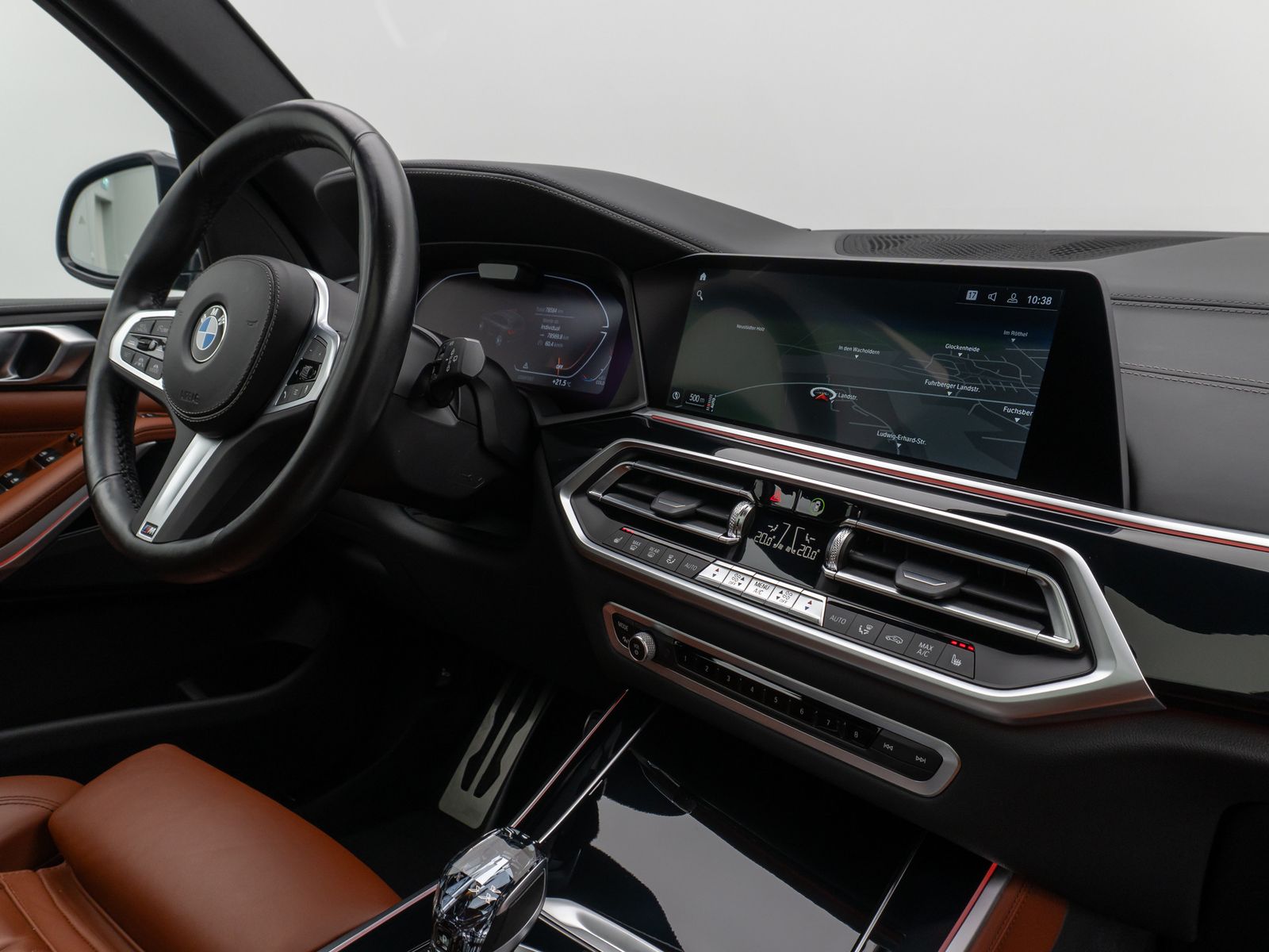 Fahrzeugabbildung BMW X5 xD30d M Sport Panorama Kamera Laser HUD HiFi