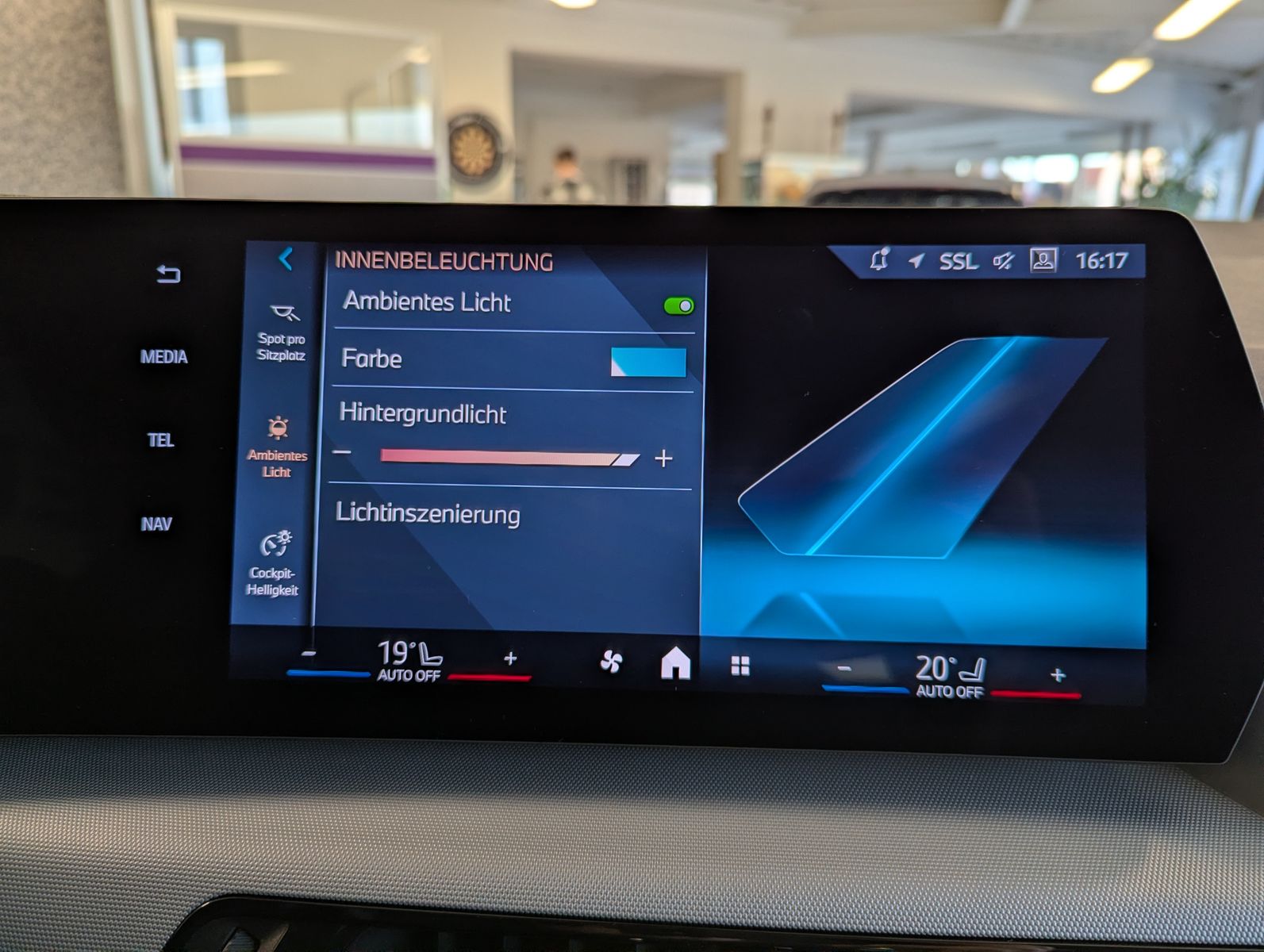 Fahrzeugabbildung BMW 220 Active Tourer i Travel-Paket Panorama AHK