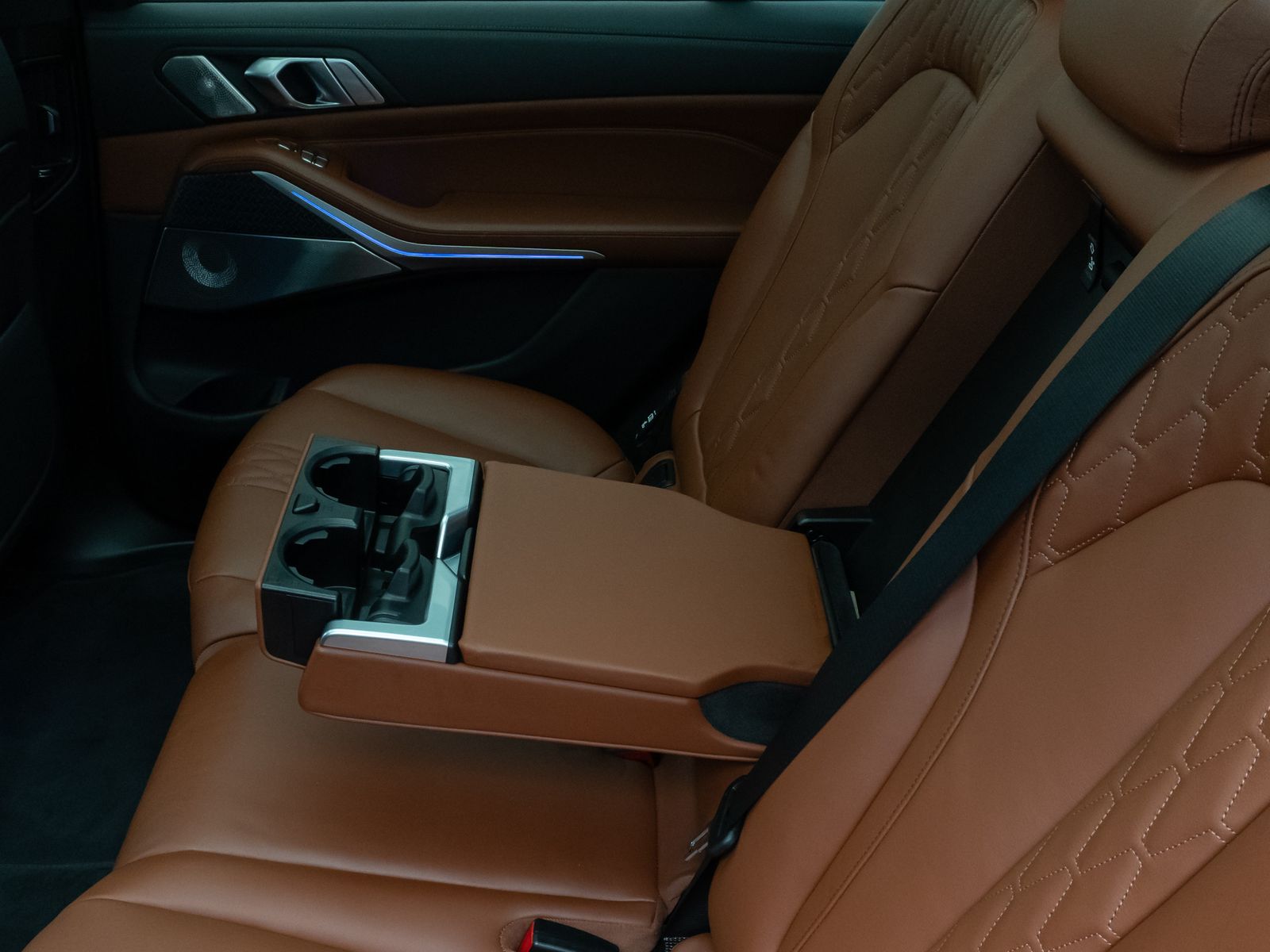 Fahrzeugabbildung BMW X7 M50i  Massage 360°B&W Laser DAB SkyLounge 22"