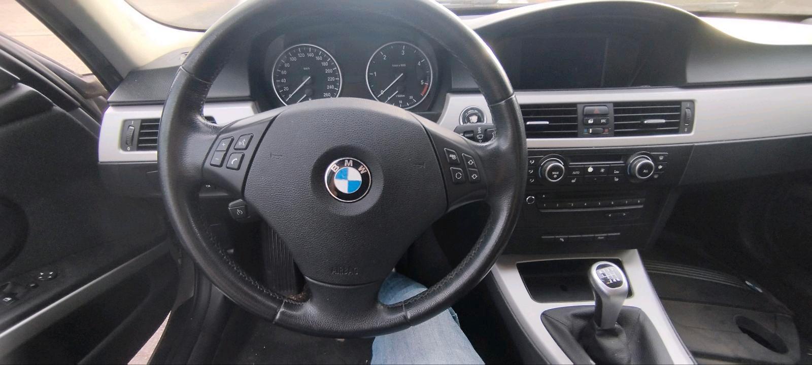 BMW  2010 — photo 7