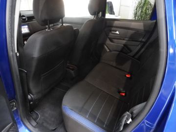 Dacia Duster II Celebration 8-fach bereift