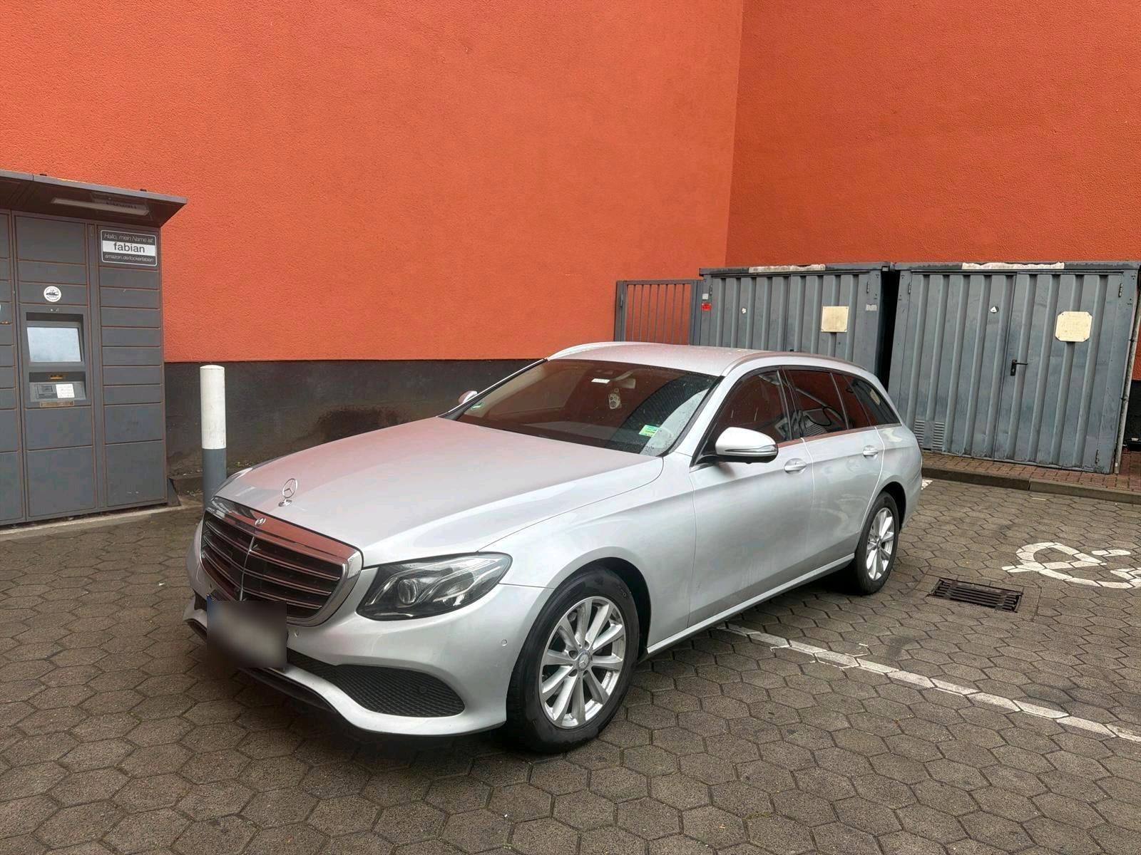 Mercedes-Benz E 220