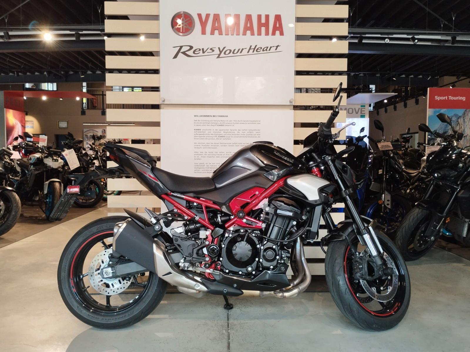 Kawasaki Z900 *1. Hand*