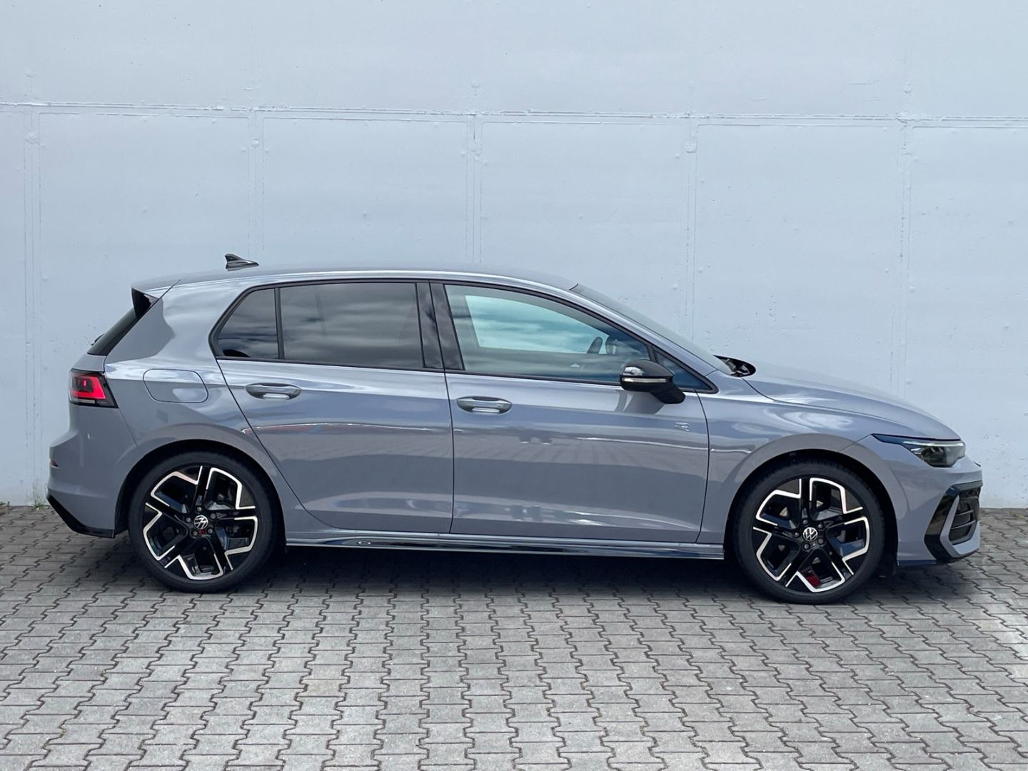 Golf VIII 1.5eTSI DSG R-Line AHK/Kamera/IQ.Light