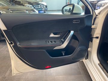 Mercedes-Benz A35 AMG 4Matic *PANO*LED*PDC*CARPLAY*