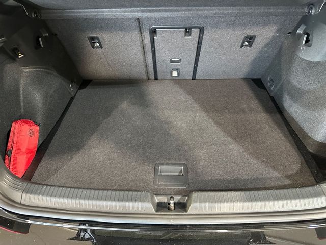 Golf VIII GTI 2.0 TSI DSG BLACK IQ.LIGHT+AHK+RFK