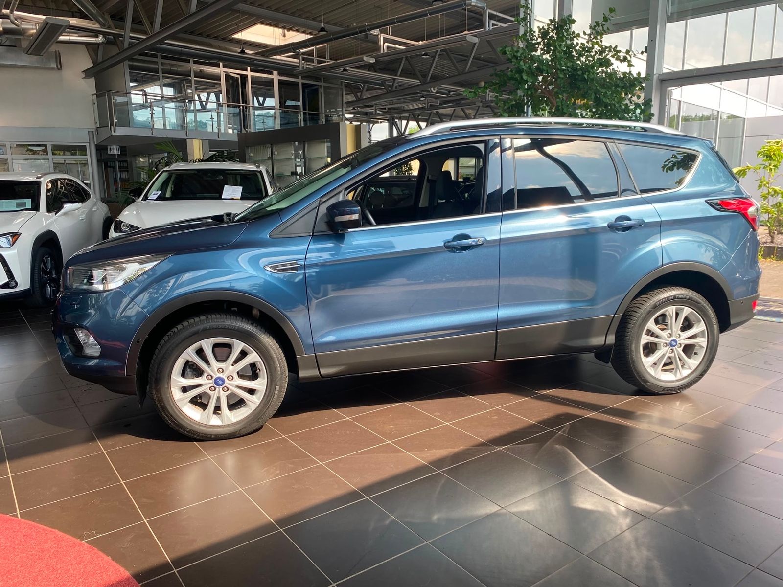 Fahrzeugabbildung Ford Kuga Titanium AWD AHK XEN NAV RFK