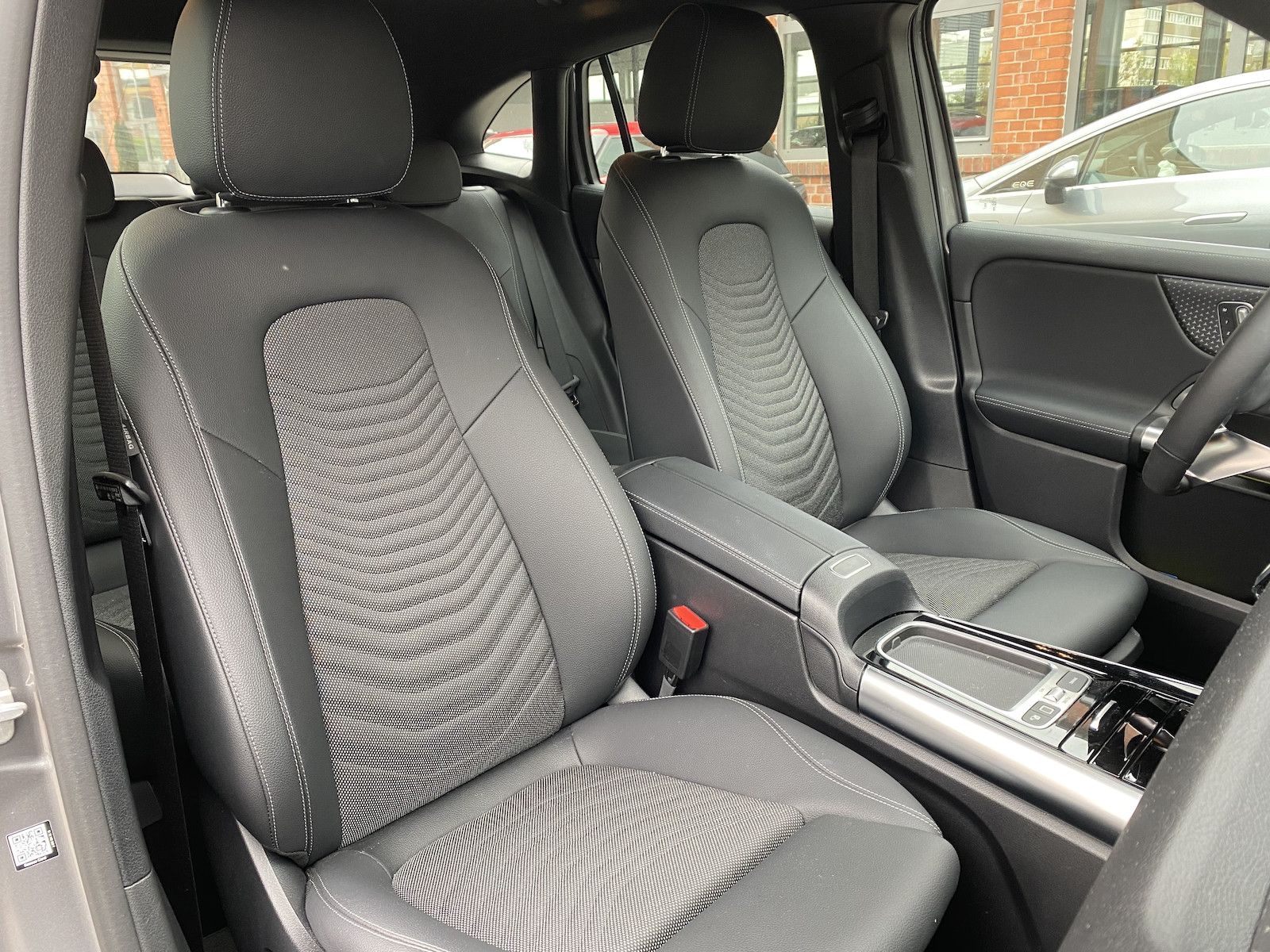 Fahrzeugabbildung Mercedes-Benz GLA 250 4M Progressive Advanced+/