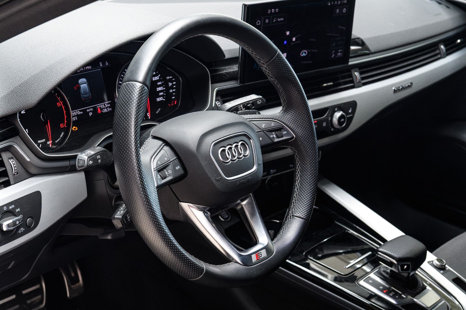 Fahrzeugabbildung Audi A4 Avant 40 TDI quattro advanced + Kamera +