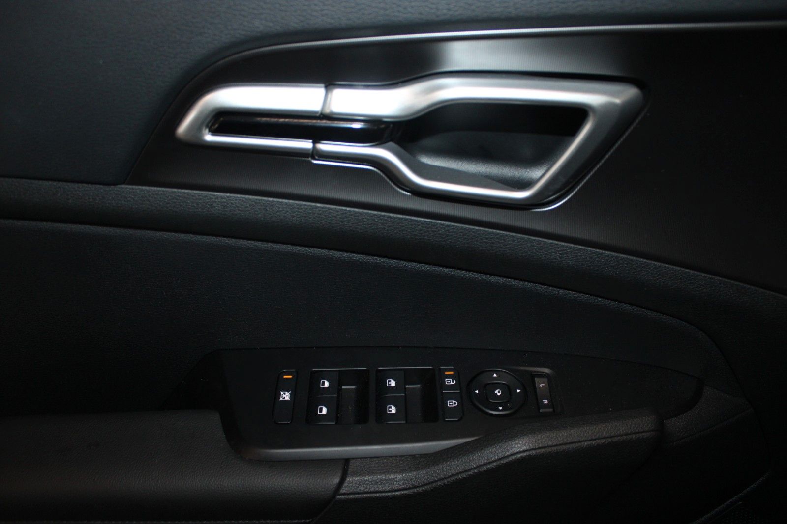 Fahrzeugabbildung Kia Sportage 1.6 T-GDI Spirit AWD DRIVE WISE PAKET