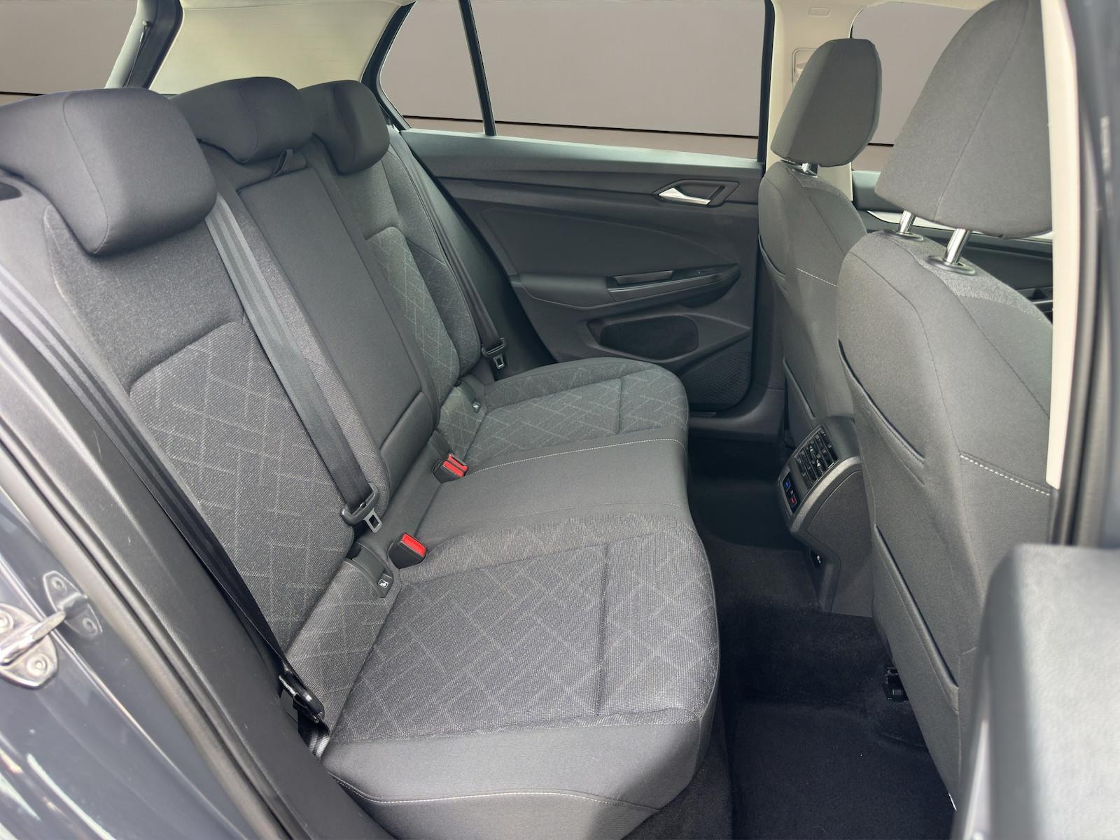 Volkswagen Golf 1.5 TSI Lim. Life LED Matrix Pano APP, миниатюра 12