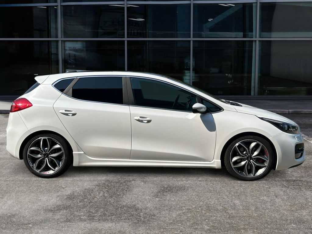 Fahrzeugabbildung Kia Ceed 1.6 T-GDI GT-Track