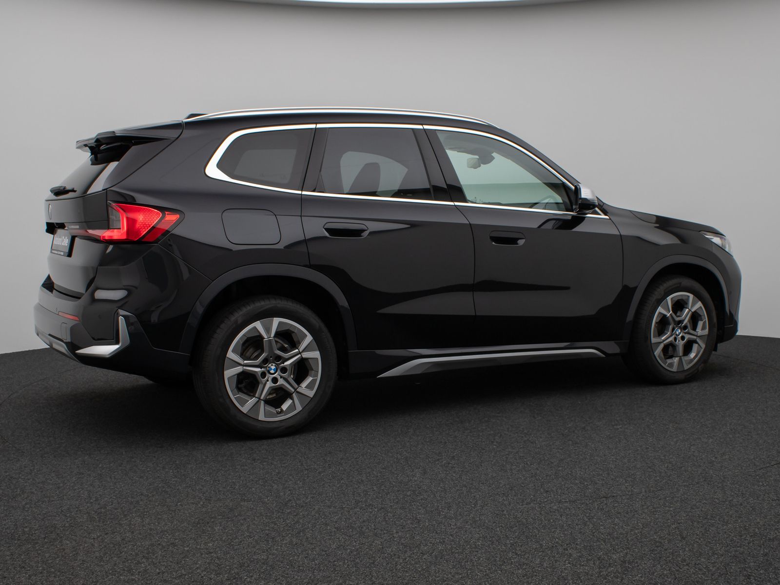 Fahrzeugabbildung BMW X1 sD18i xLine Panorama 360°HUD DAB H/K Sport