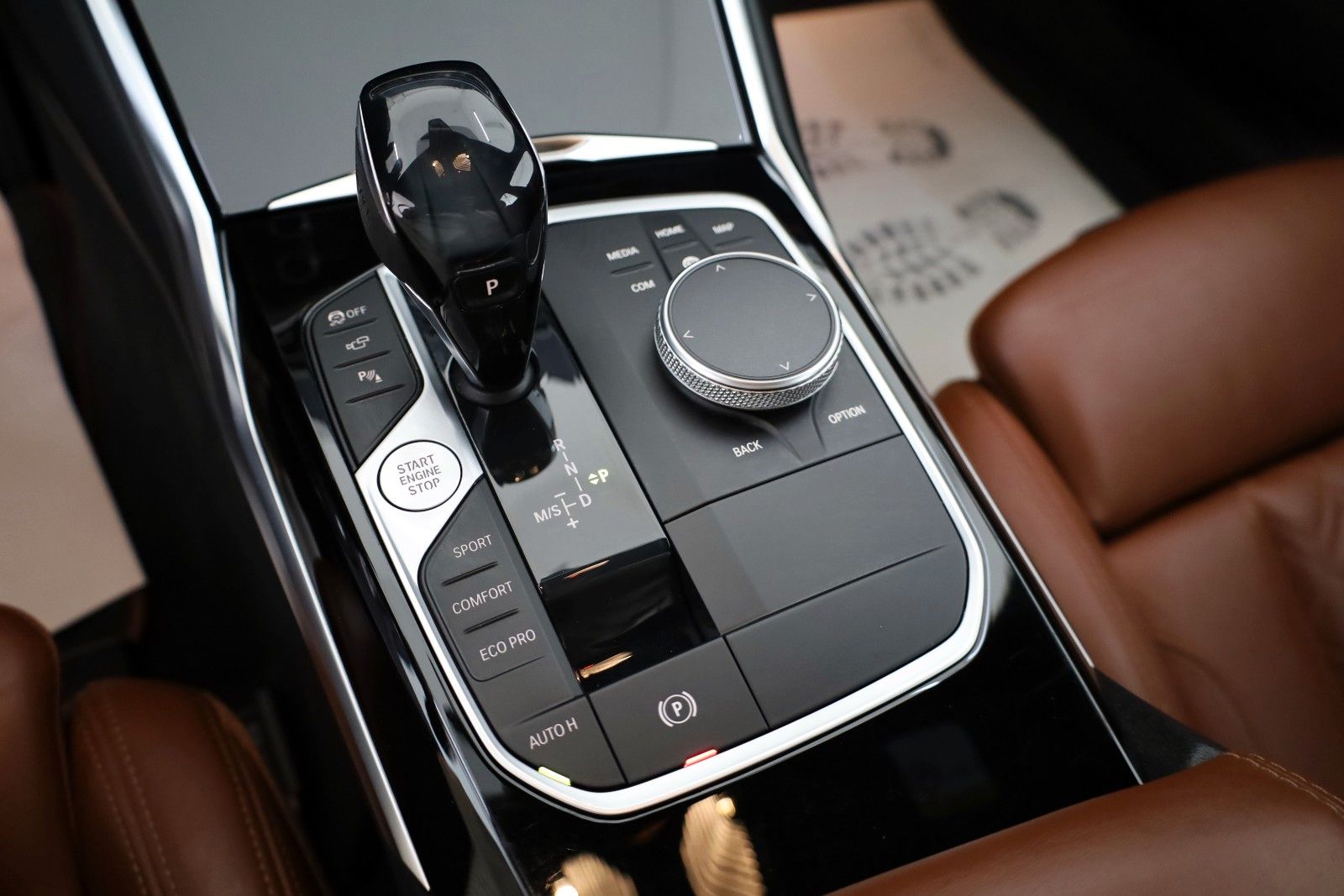Fahrzeugabbildung BMW 318d Touring Sport Line,Leder,Navi,LED,HUD,AHK e