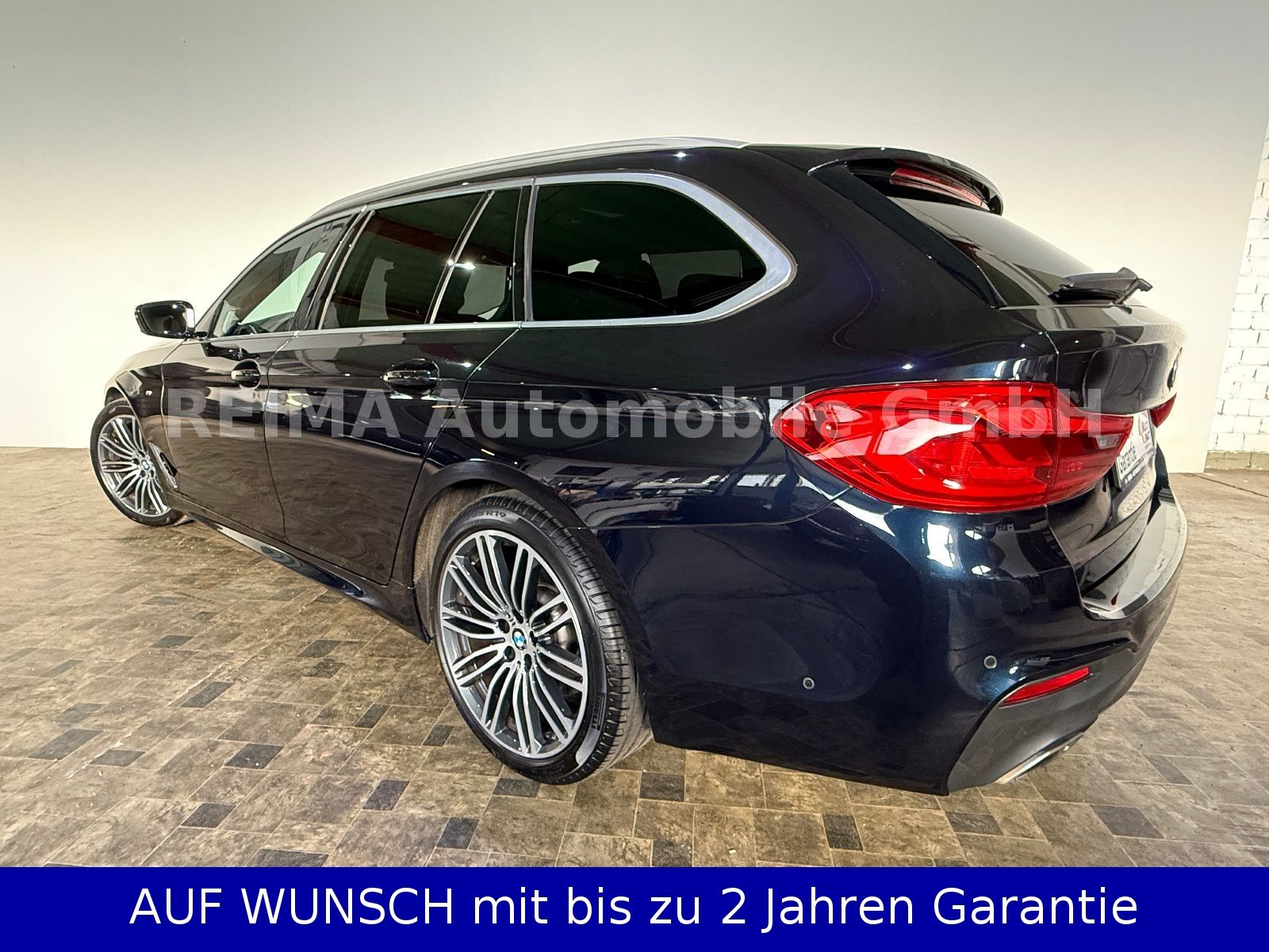 Fahrzeugabbildung BMW 520 i M Sport Touring, Pano, LED, 360°, H&K