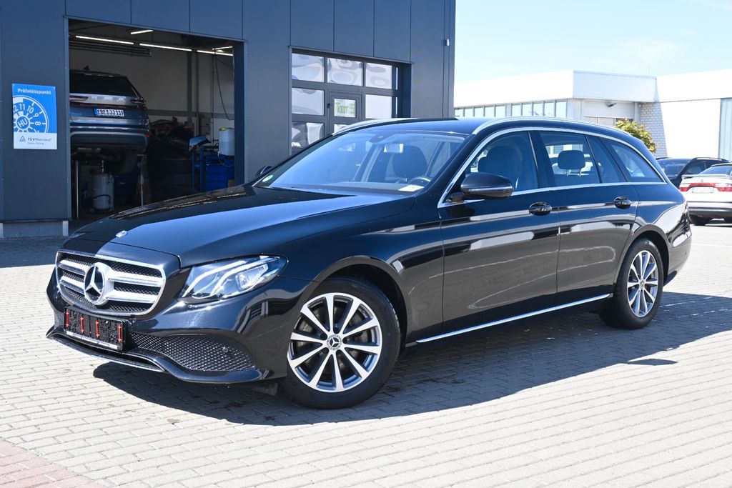 Image of Mercedes-Benz E 200