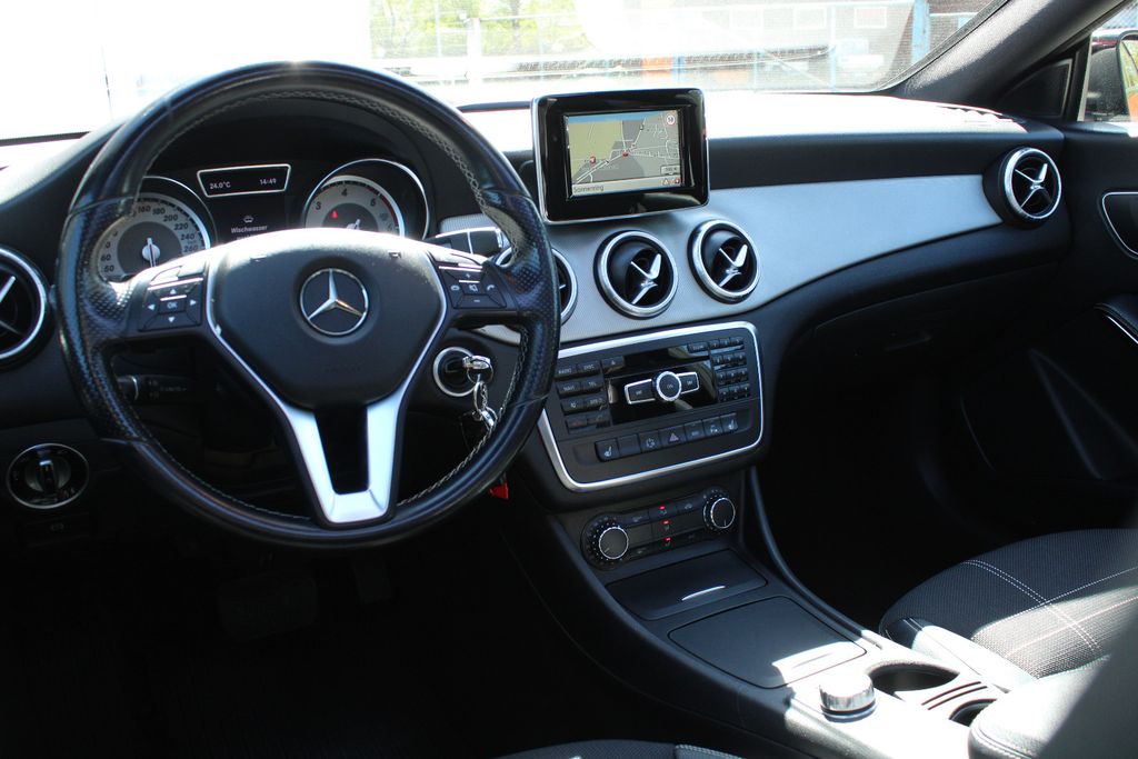 MERCEDES-BENZ Cla 220 – Bild 11 von 18
