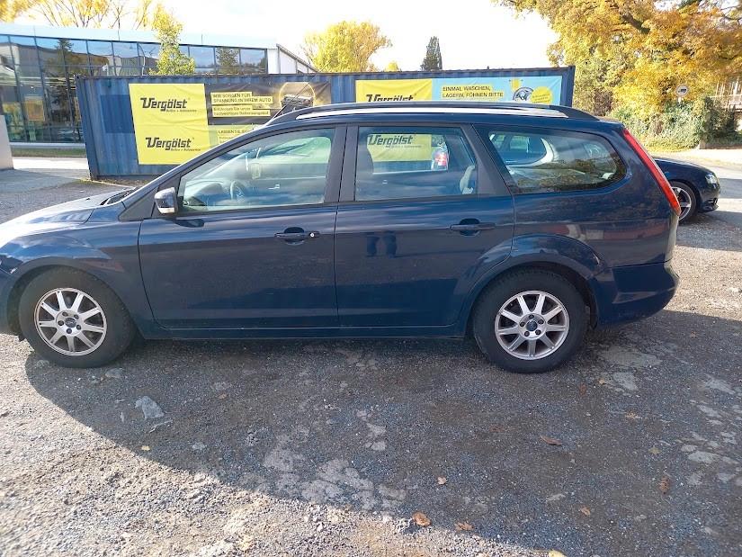 Ford Focus 2009 — вигляд ззаду