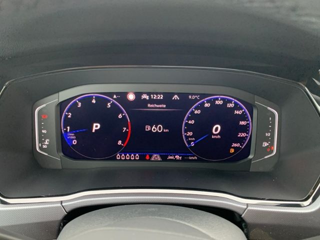 Fahrzeugabbildung Volkswagen Touran 1,5 TSI DSG HIGHLINE R-LINE 7-SITZER IQ D