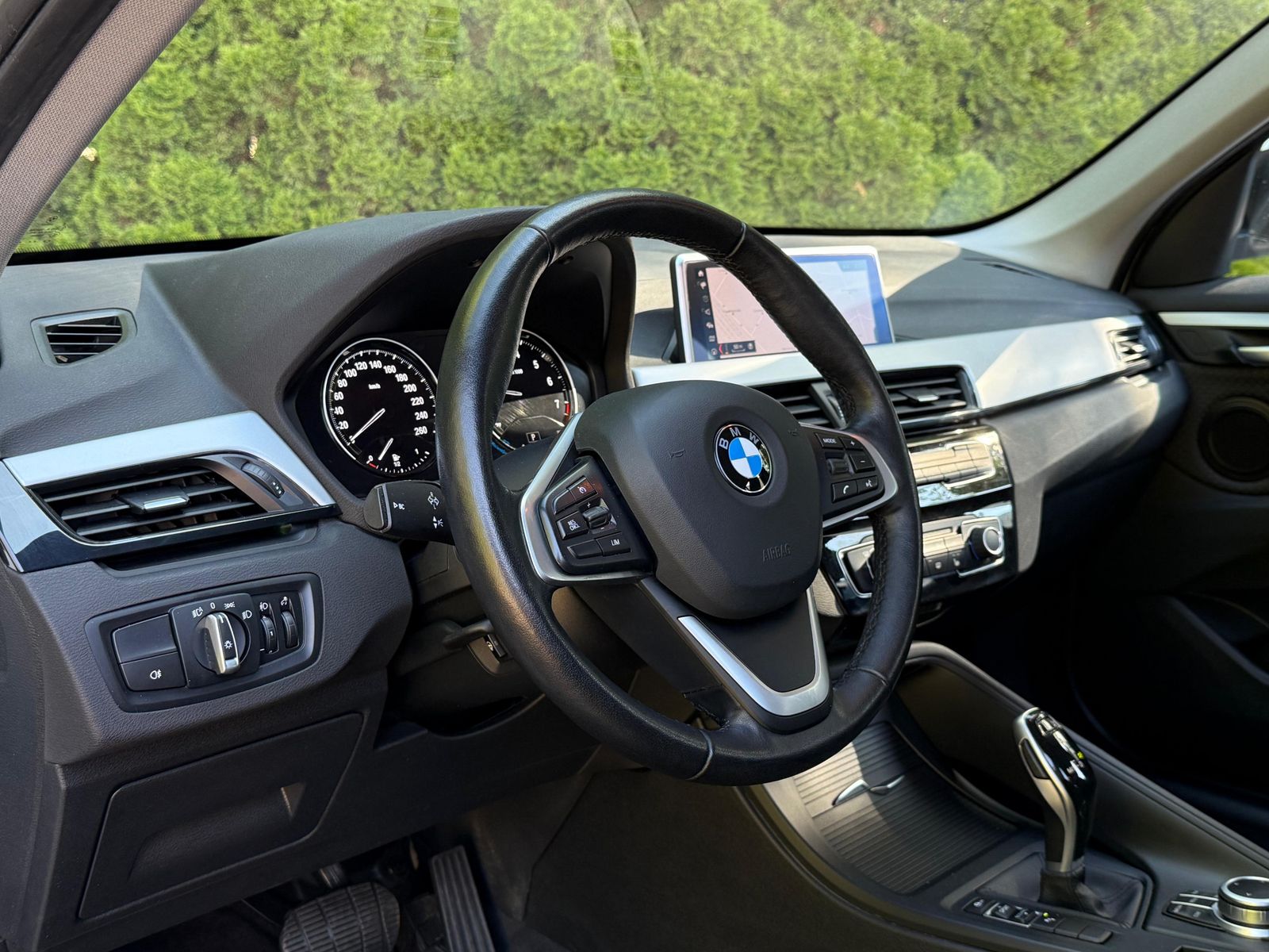 Fahrzeugabbildung BMW X1 sDrive 18 i Aut. LED+NAV+SHZ+AHK+TEMP+KAM+DAB