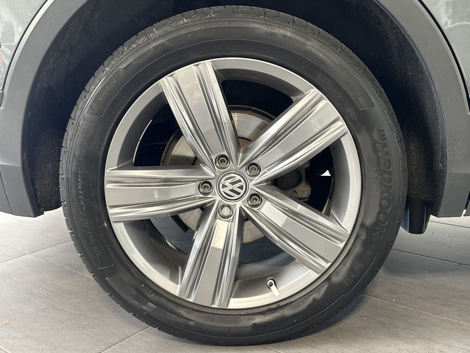 Fahrzeugabbildung Volkswagen Tiguan 2.0 TDI DSG HL NAV+LED+KAM+ACC+VCOCKPIT