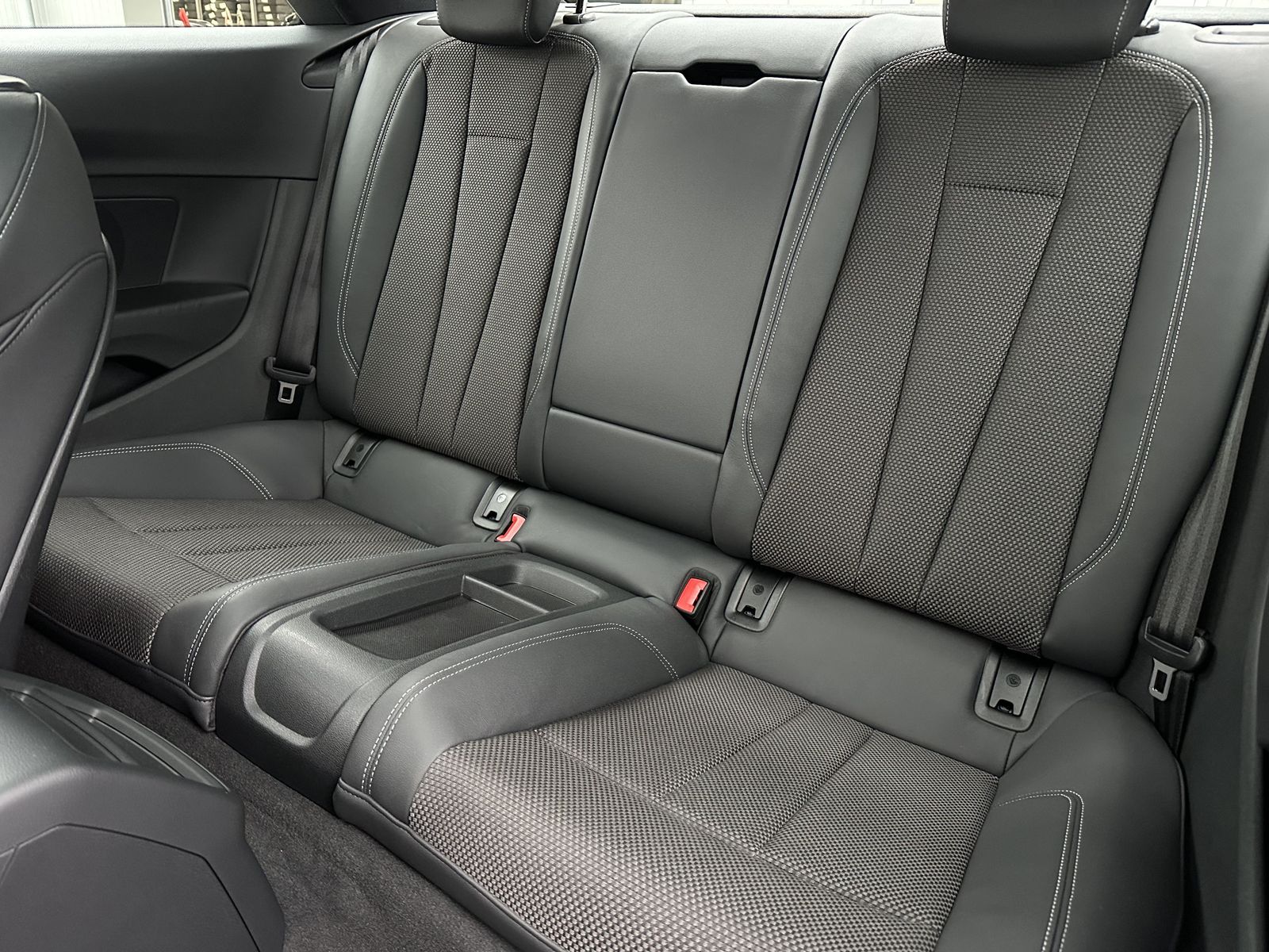 Fahrzeugabbildung Audi A5 40 TDI Qu S-Line Individual NAV+LED+PANO+19ZO