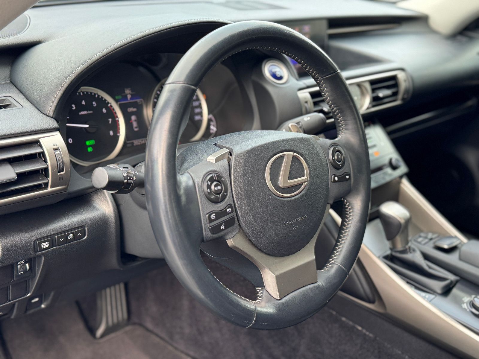Fahrzeugabbildung Lexus IS 300h Vollhybrid Leder Kamera Navi