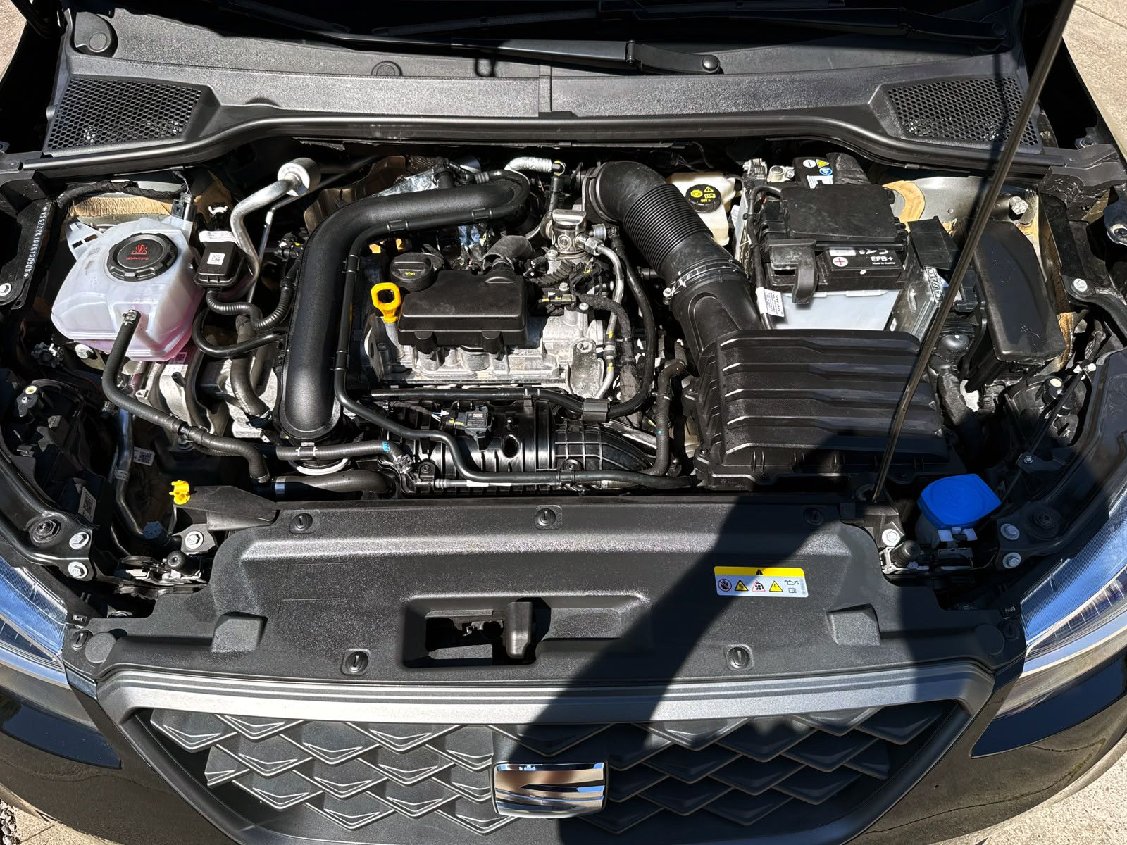 Fahrzeugabbildung SEAT Arona 1.0 TSI DSG FR LED NAV KAM PDC ACC AHK