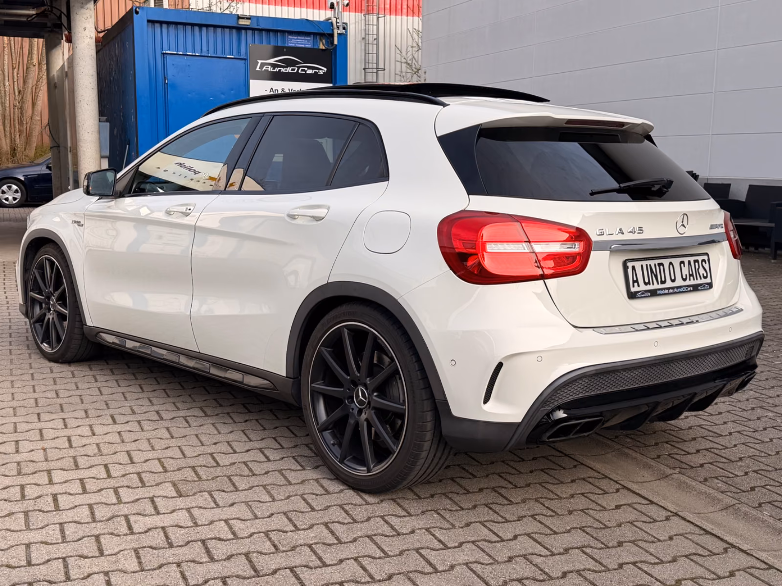 MERCEDES-BENZ GLA 45 AMG 4MATIC / PANORAMIQUE /