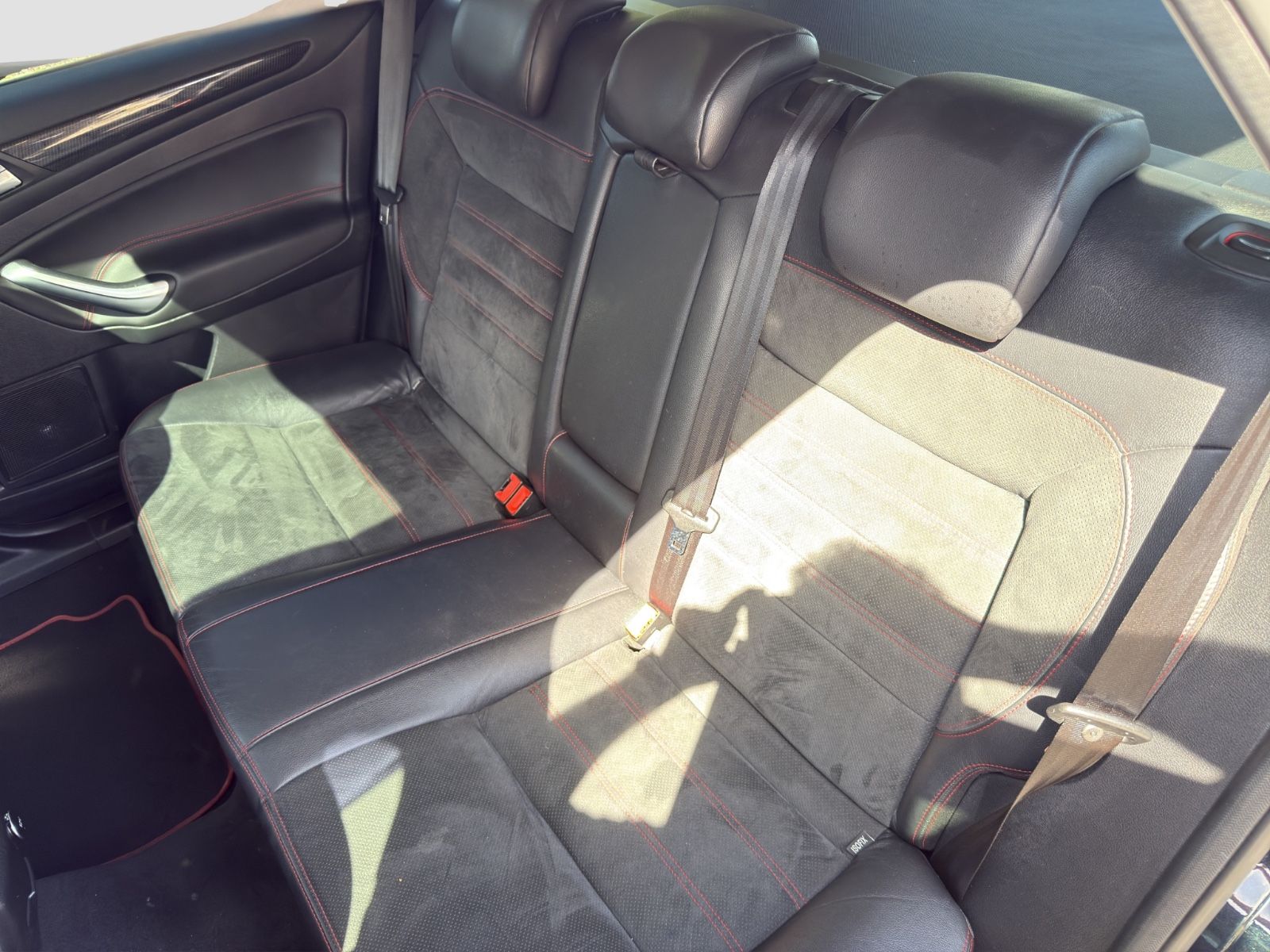Fahrzeugabbildung Ford Mondeo Titanium S/TÜVNEU/Schiebedach