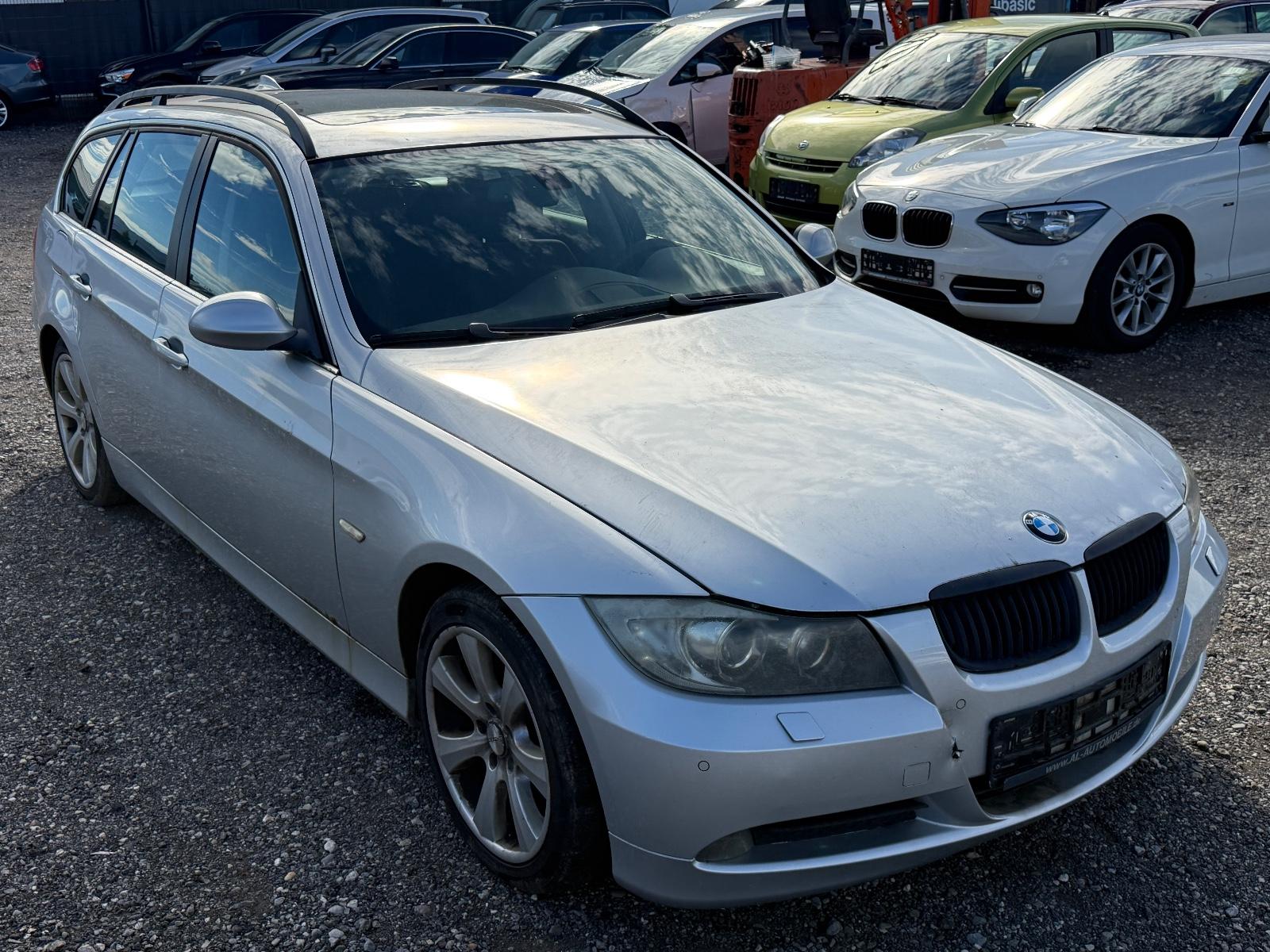 BMW 325 2007 — rear view