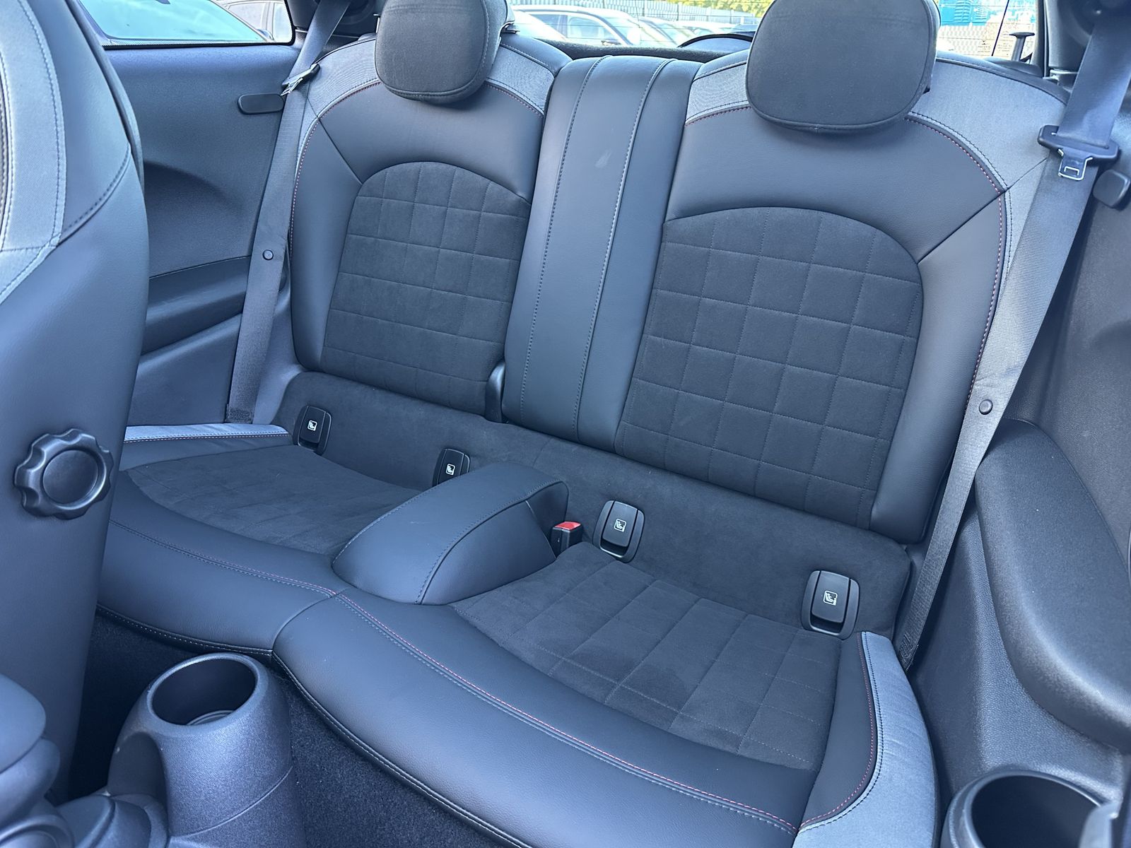 Fahrzeugabbildung MINI John Cooper Works Sport-Aut. NAV+LED+PANO+H&K+VC