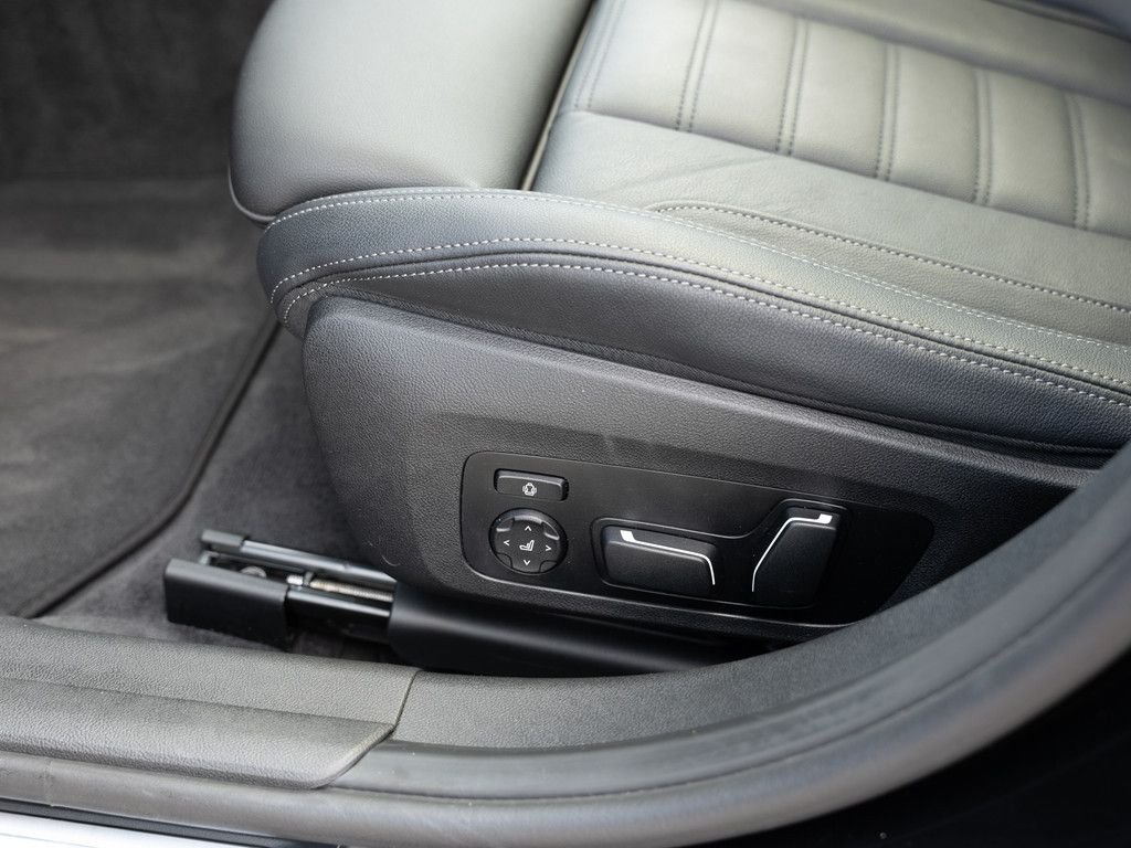 BMW 340i Touring xDrive FACEL. PANO AHK HUD 360° foto 25