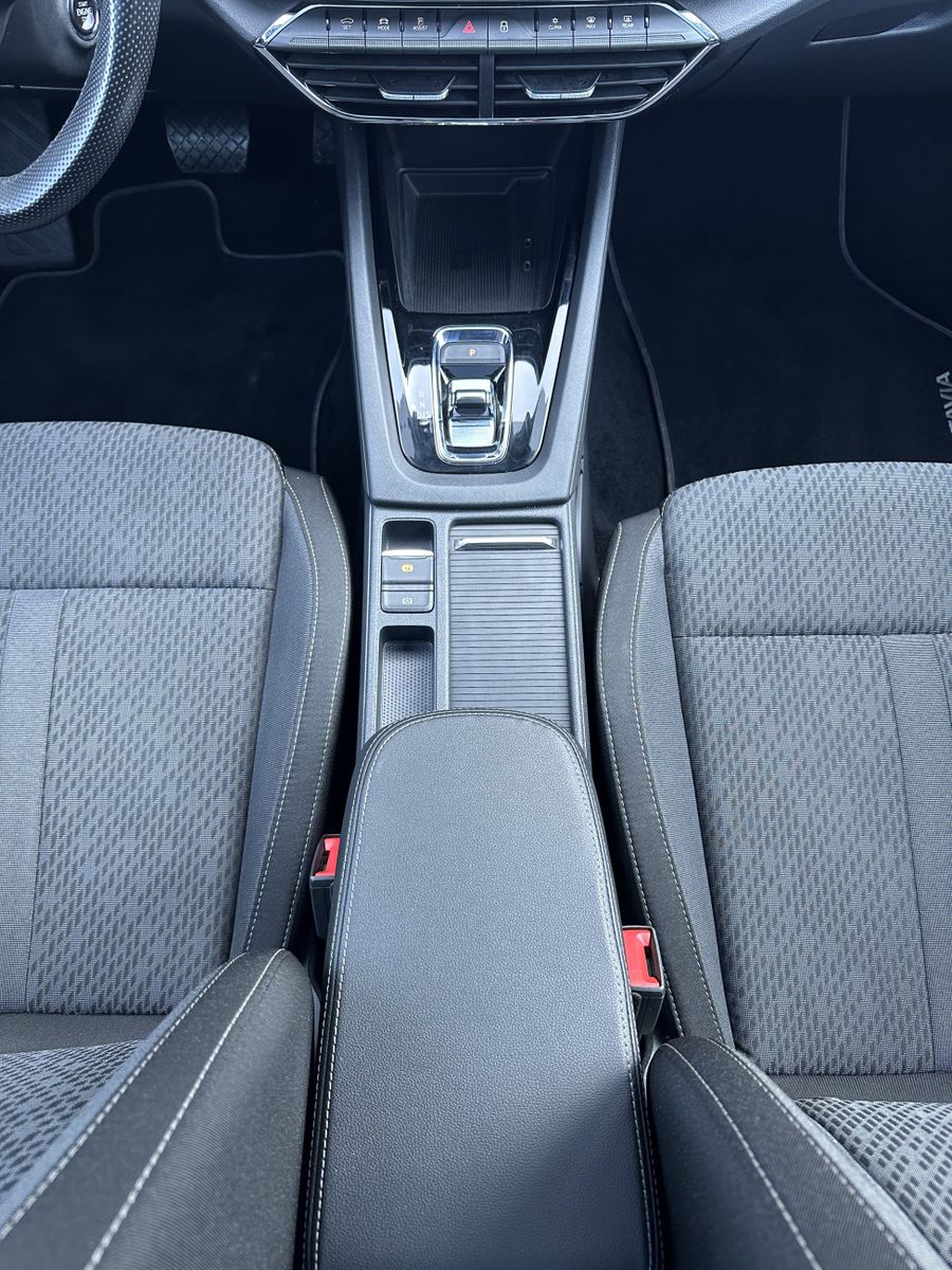 Fahrzeugabbildung SKODA Octavia Combi 2.0 TDI DSG First NAV+LED+PANO+HUD