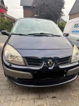 Renault Van/Kleinbus - Renault Scenic aus 2006 mit Diesel-Antrieb