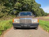 Mercedes-Benz 190 - Mercedes-Benz 190 aus 1986 mit Diesel-Antrieb