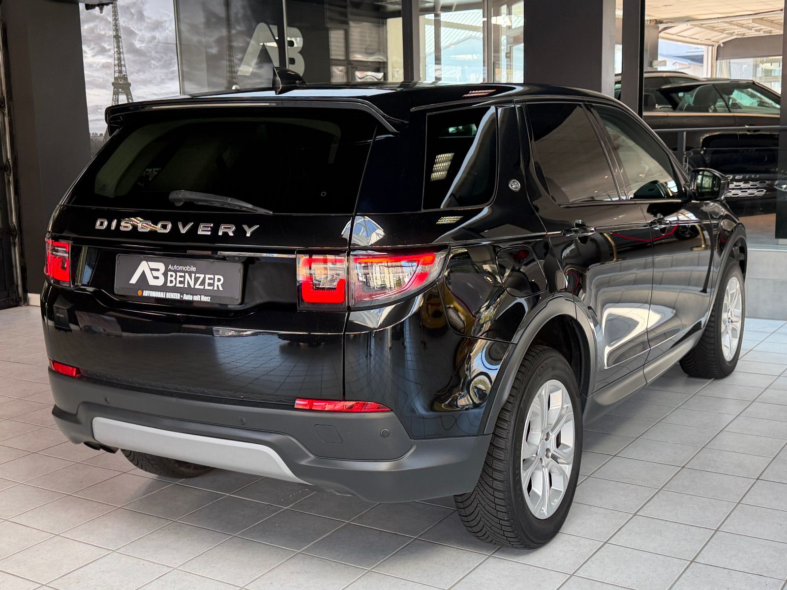 Fahrzeugabbildung Land Rover Discovery Sport S /PANORAMA/HUD/KAMERA/ACC