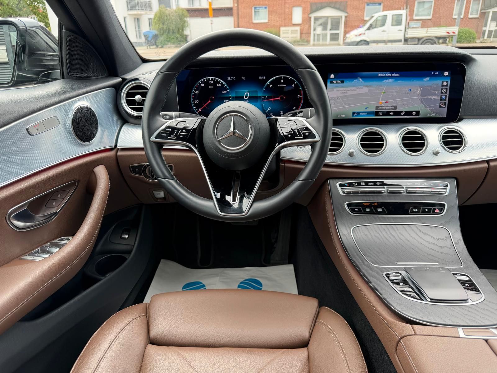 Mercedes-Benz E 200d LIMOUSINE AVANGARDE MBUX/VOLLLEDER foto 15