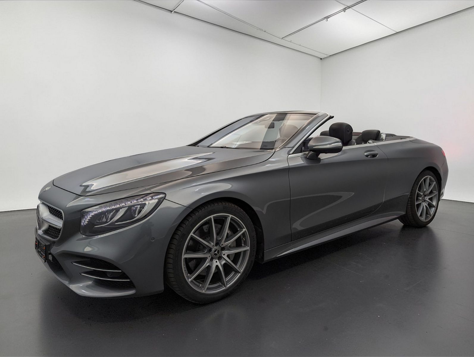 MERCEDES-BENZ S 560 Cabrio AMG*SWAROVSKI*TV*NIGHTVI*AIRS*BURM