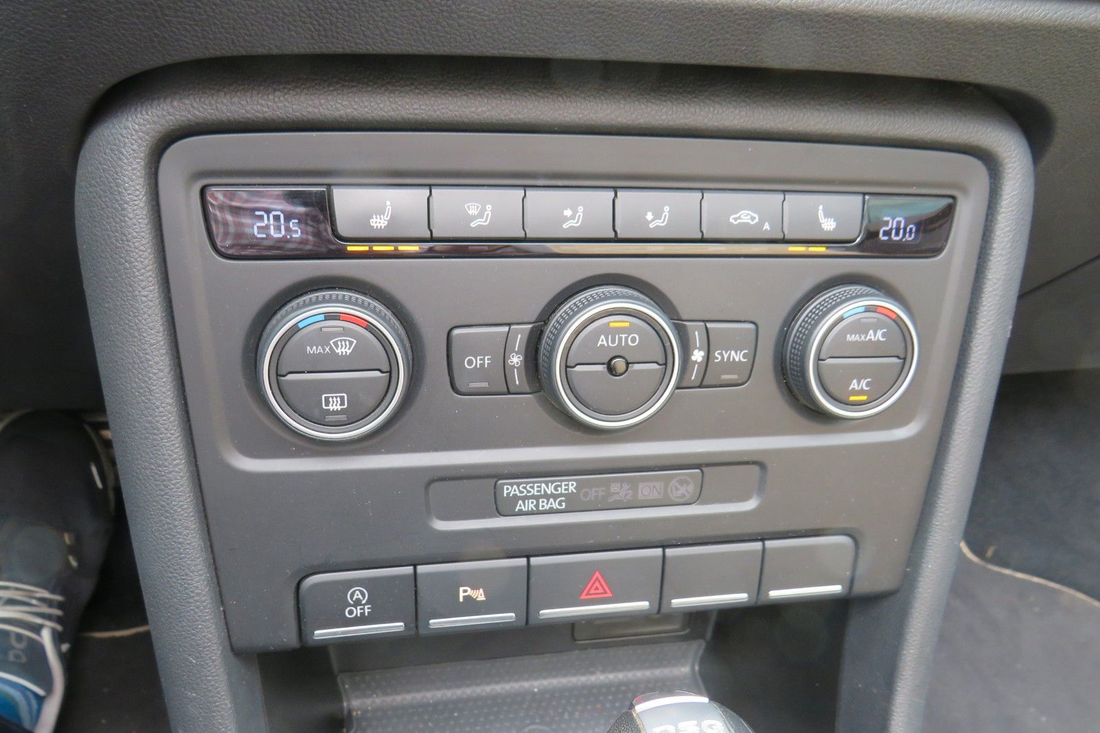 Fahrzeugabbildung Volkswagen Beetle Cabriolet EXCLUSIVE SPORT DSG XENON LEDER