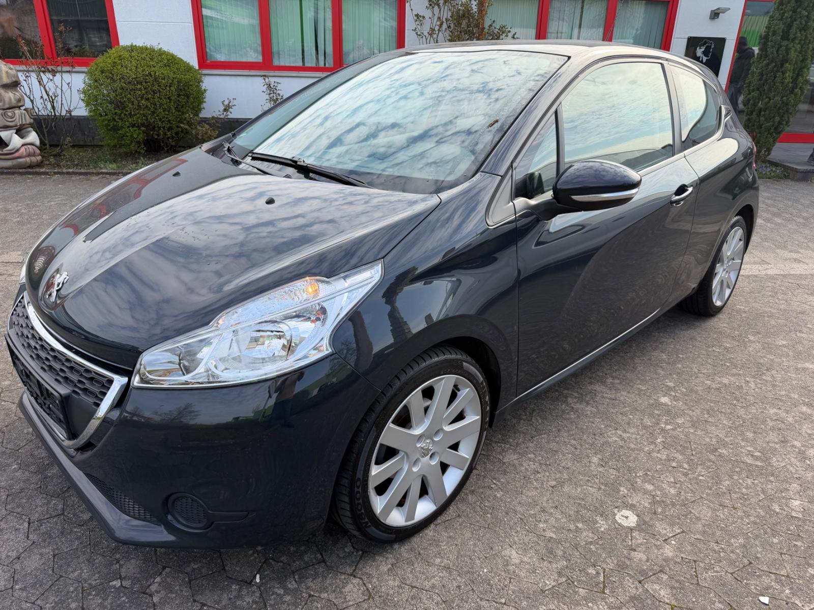 Peugeot 208 1.6 Allure BlueHDi 100 STOP & START