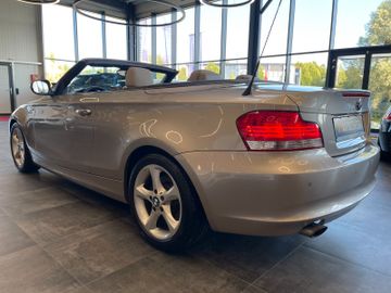 BMW 120 Baureihe 1 Cabrio 120d *LEDER*NAVI*PDC*TEMPO