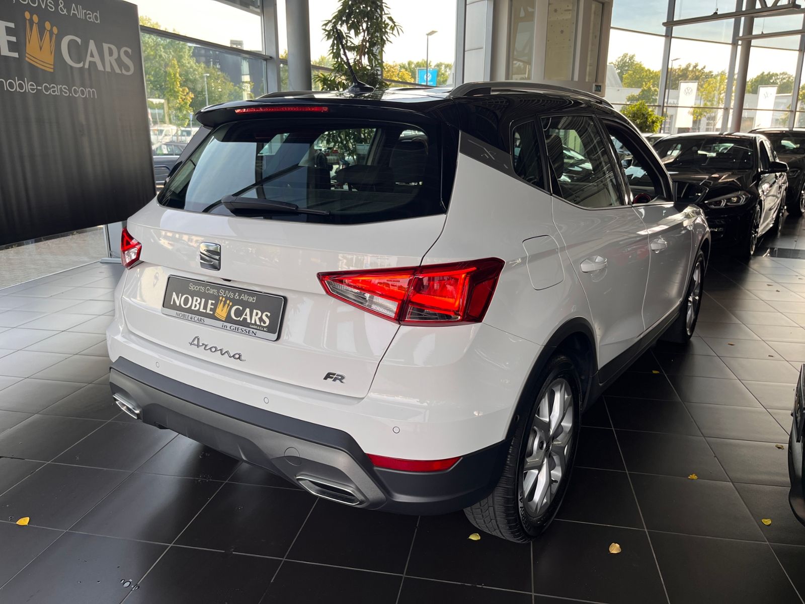 Fahrzeugabbildung SEAT ARONA  1.5 TSI DSG FR ACC LED NAV RFK SHZ 17"