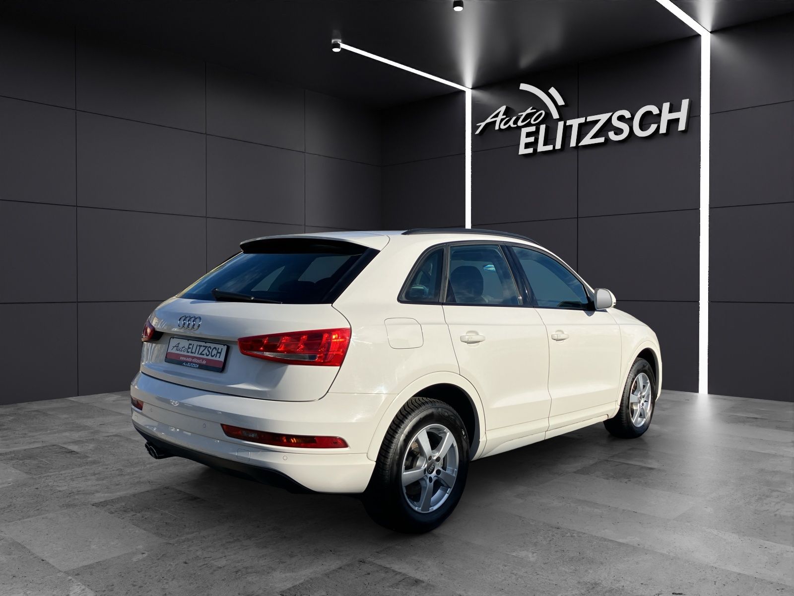 Fahrzeugabbildung Audi Q3 2.0 TDI sport AHK Xenon SHZ