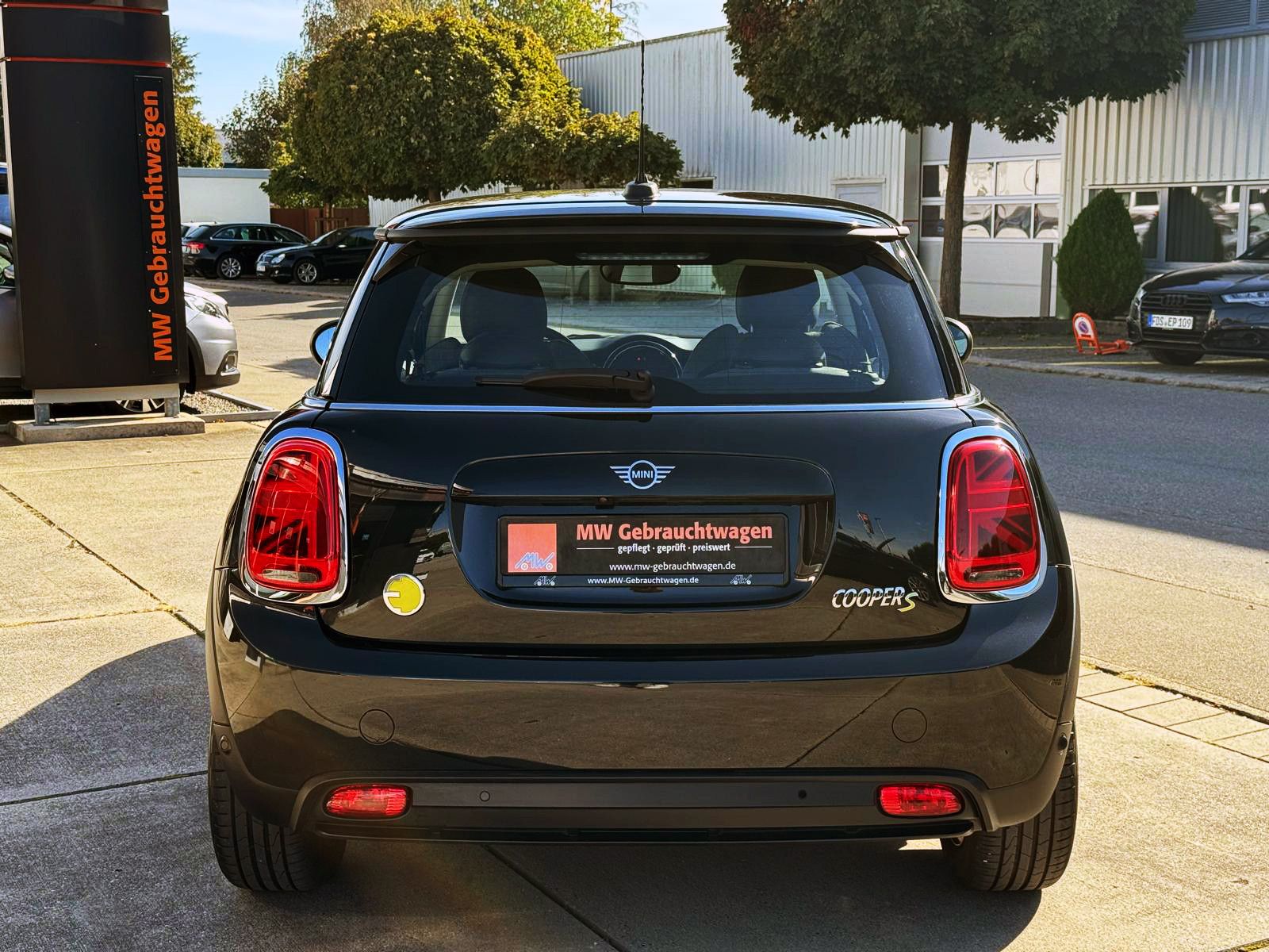 Fahrzeugabbildung MINI COOPER SE Classic-Trim KAM PDC SHZ TEMP NAV ALU