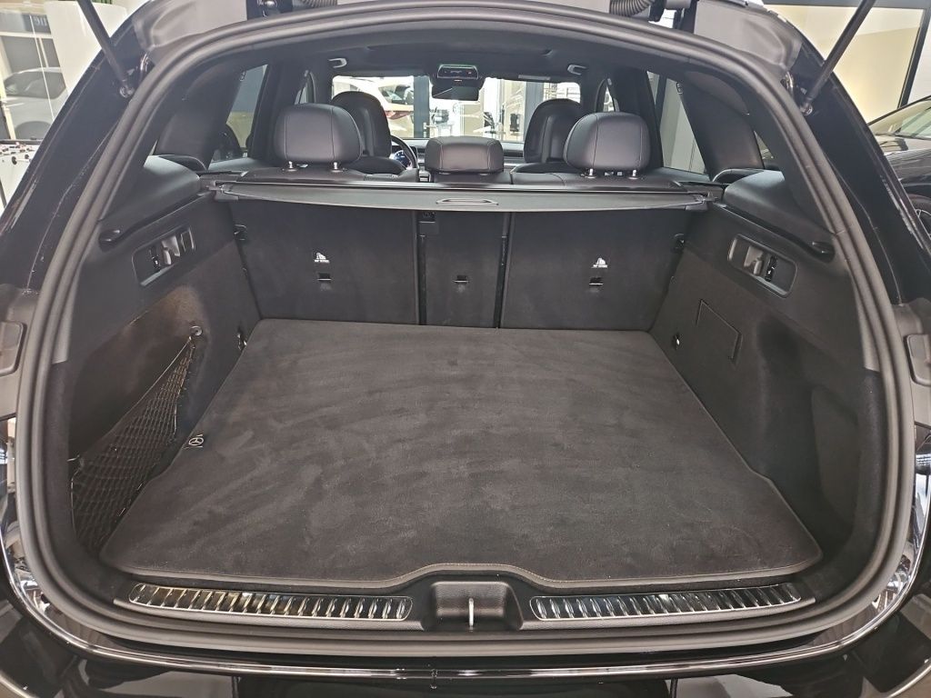 Fahrzeugabbildung Mercedes-Benz GLC 200 4M AMG Night Distronic+ AHK Pano Sitzkl.