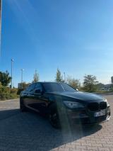 BMW 750i V8 - BMW 7er Reihe in Frankfurt (Main)